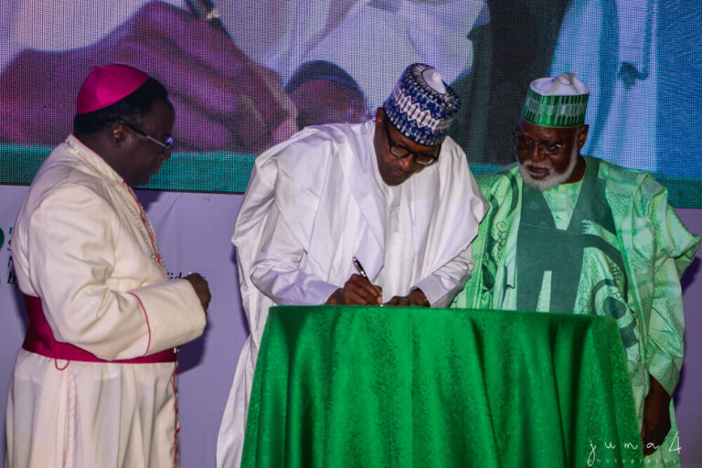 Second Peace Accord Signing, photograph 3